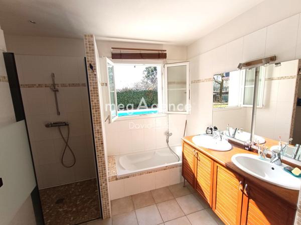 Maison à VENANSAULT, 85190 - 6 pièces 147m²