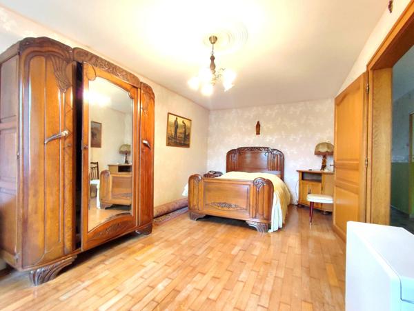 Maison - 5 pièces - Grange attenante