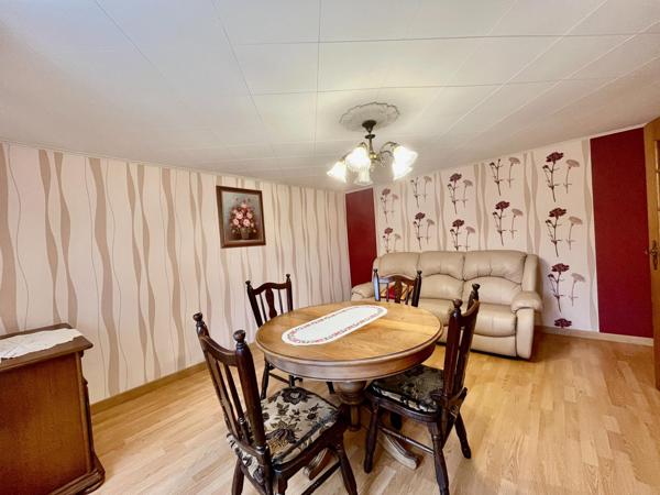 Maison - 5 pièces - Grange attenante