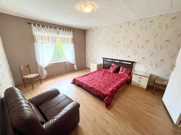 Maison - 5 pièces - Grange attenante