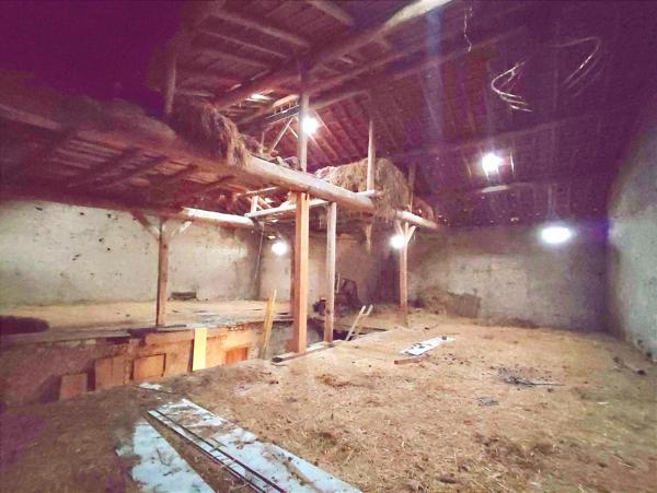 Maison - 5 pièces - Grange attenante