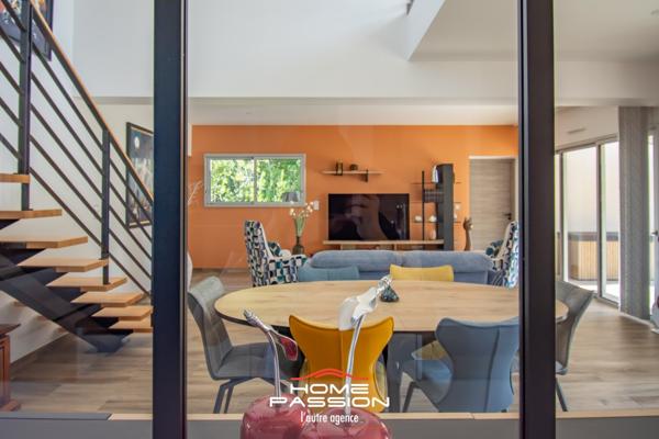 Maison
                                                                                                                                                                                                                                                                                                                        6 pièce(s)                                                                                                                                                                                                          4 chambre(s)                                                                                                                                                                                                          190  m²