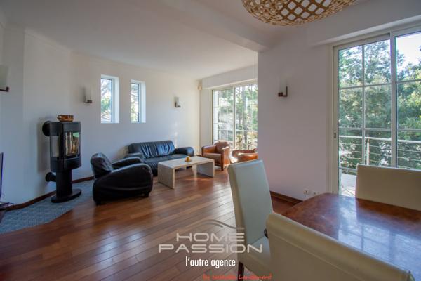 Maison
                                                                                                                                                                                                                                                                                                                        7 pièce(s)                                                                                                                                                                                                          6 chambre(s)                                                                                                                                                                                                          176  m²
