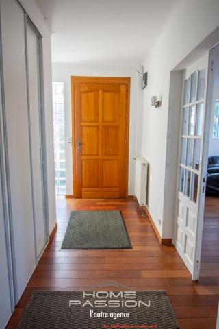 Maison
                                                                                                                                                                                                                                                                                                                        7 pièce(s)                                                                                                                                                                                                          6 chambre(s)                                                                                                                                                                                                          176  m²