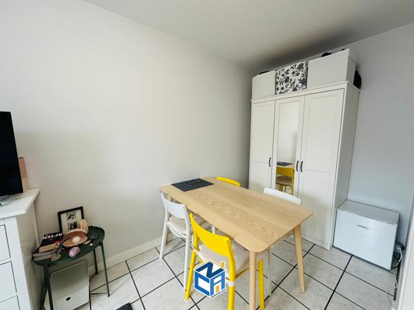 STUDIO MEUBLÉ AVEC LOCATAIRE EN PLACE