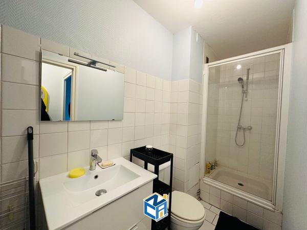 STUDIO MEUBLÉ AVEC LOCATAIRE EN PLACE