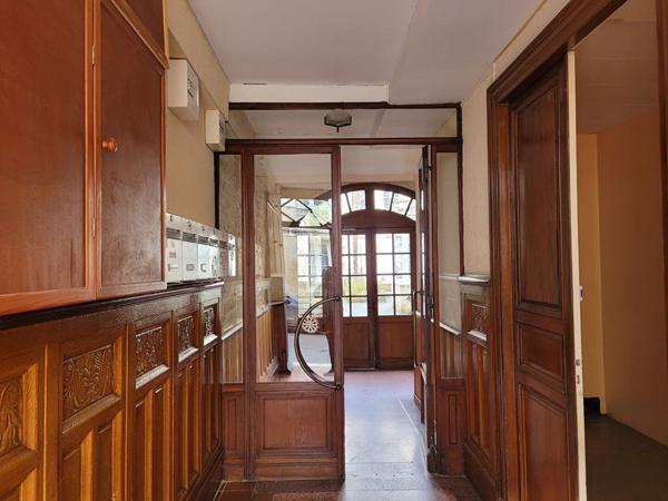 ROCHEFORT centre ville local professionnel de 32.14 m² - chauffage collectif