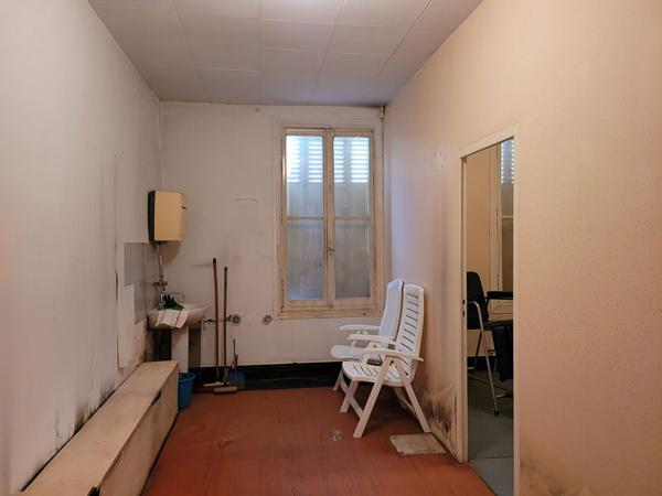 ROCHEFORT centre ville local professionnel de 32.14 m² - chauffage collectif