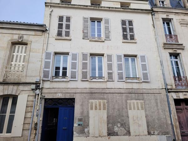 ROCHEFORT centre ville local professionnel de 32.14 m² - chauffage collectif