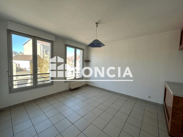 Location Appartement 2 pièces 46.56 m² - 6 PLACE DU MARECHAL LECLERC Chateau Thierry 02400