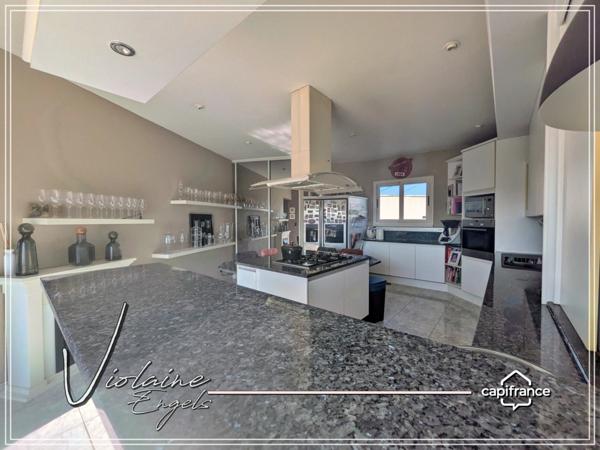 Bages – Vue mer et étang : Villa d’exception de 540 m² avec 7 suites et jardin paysager