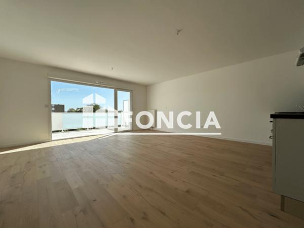 Location Appartement 3 pièces 70.43 m² - AVENUE DE BOLLAERT Lens 62300