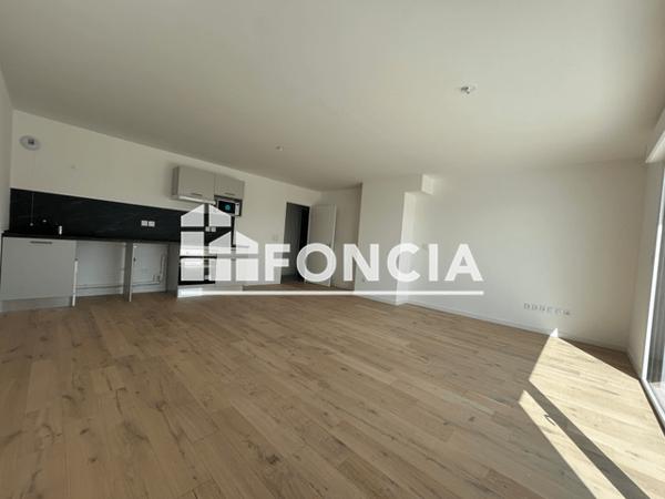 Location Appartement 3 pièces 70.43 m² - AVENUE DE BOLLAERT Lens 62300