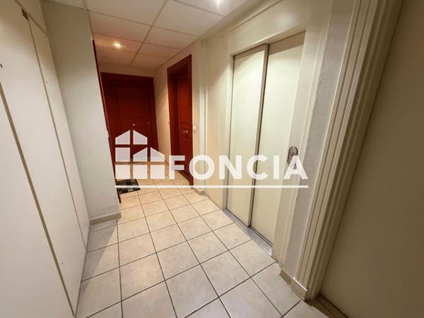 Location Appartement 3 pièces 66.2 m² - 9 AV DU GENERAL DE GAULLE Lambesc 13410
