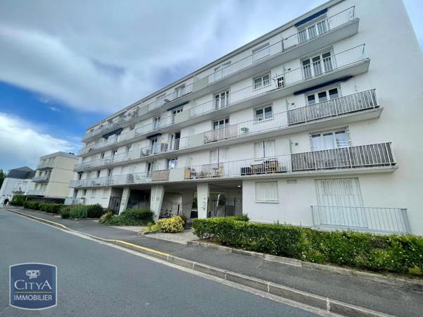 Appartement à louer 2 pièces 47.97m² Tours (37000)