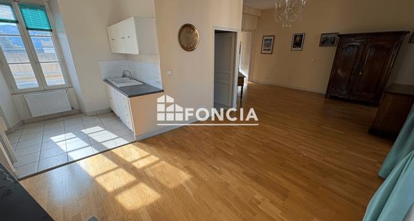 Location Appartement 4 pièces 104 m² - Valence 26000