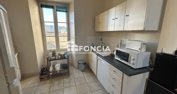 Location Appartement 4 pièces 104 m² - Valence 26000