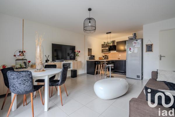 Appartement 3 pièces de 63 m² à Saint-Thibault-des-Vignes (77400)