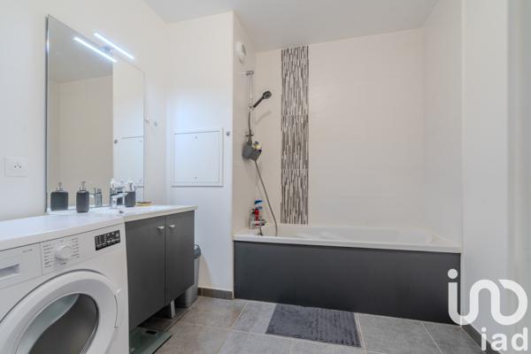 Appartement 3 pièces de 63 m² à Saint-Thibault-des-Vignes (77400)