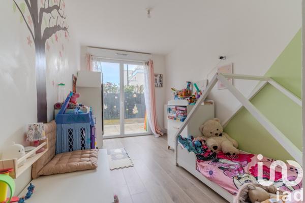 Appartement 3 pièces de 63 m² à Saint-Thibault-des-Vignes (77400)