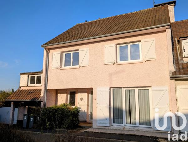 Maison 7 pièces de 141 m² à Orgeval (78630)