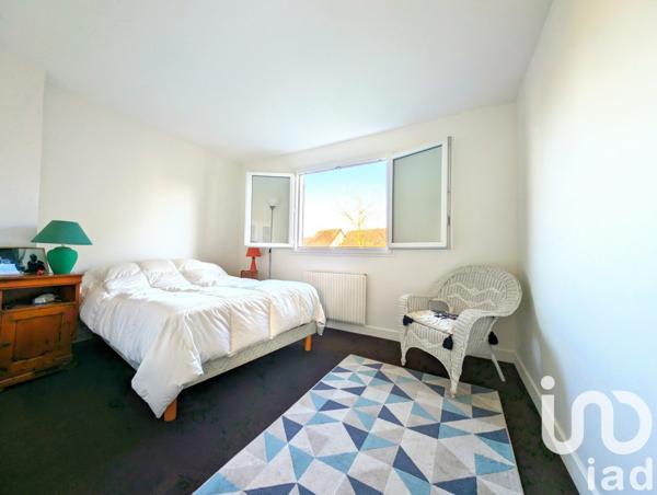 Maison 7 pièces de 141 m² à Orgeval (78630)