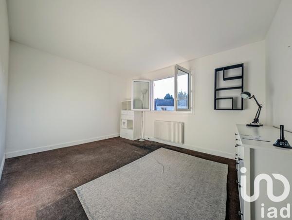 Maison 7 pièces de 141 m² à Orgeval (78630)