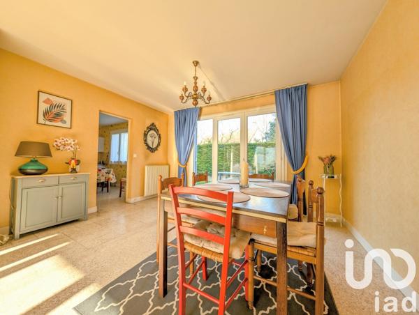 Maison 7 pièces de 141 m² à Orgeval (78630)