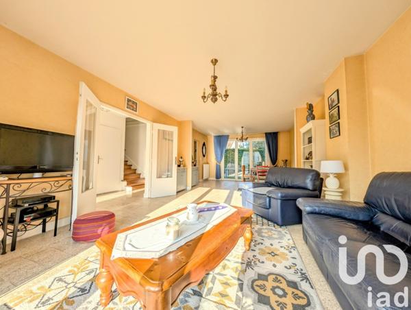 Maison 7 pièces de 141 m² à Orgeval (78630)