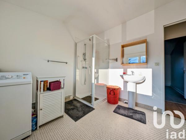 Maison 7 pièces de 141 m² à Orgeval (78630)