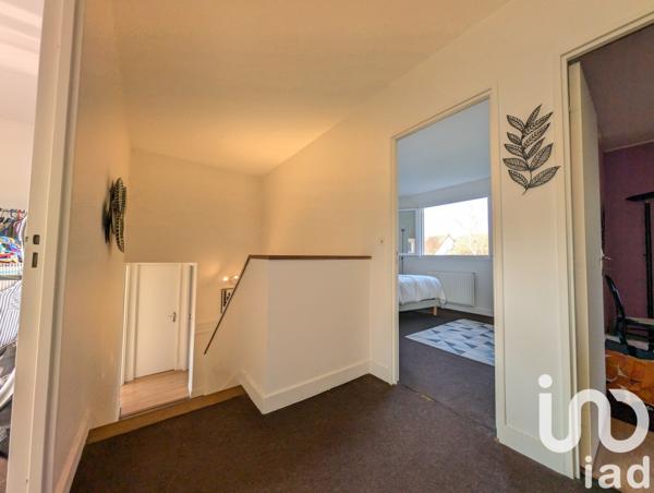 Maison 7 pièces de 141 m² à Orgeval (78630)