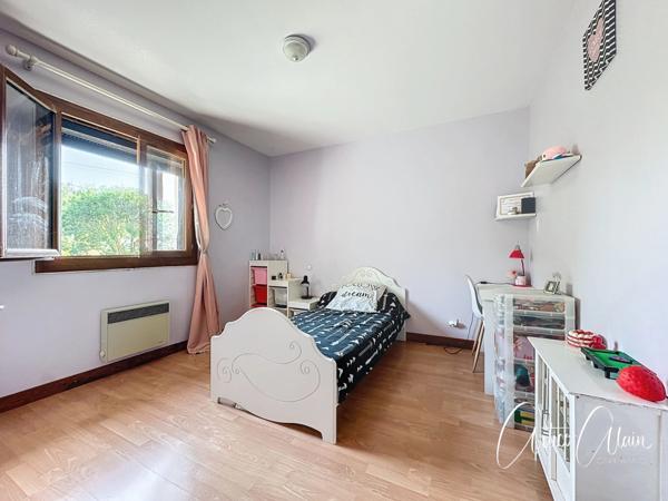 Belle maison familiale 140 m² avec piscine et grand terrain plus de 3400m²