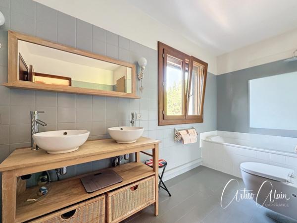 Belle maison familiale 140 m² avec piscine et grand terrain plus de 3400m²