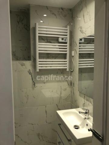 Dpt Paris (75), à louer PARIS 14EME ARRONDISSEMENT GRAND STUDIO 34 m²