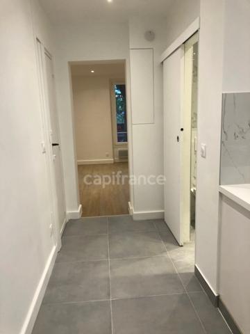 Dpt Paris (75), à louer PARIS 14EME ARRONDISSEMENT GRAND STUDIO 34 m²