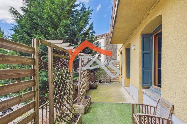 Vente                                                      Appartement
                        
                     3 pièces                      67 m2                     à Saint-Étienne