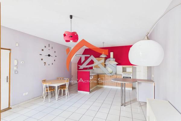 Vente                                                      Appartement
                        
                     3 pièces                      67 m2                     à Saint-Étienne