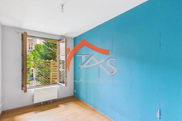 Vente                                                      Appartement
                        
                     3 pièces                      67 m2                     à Saint-Étienne