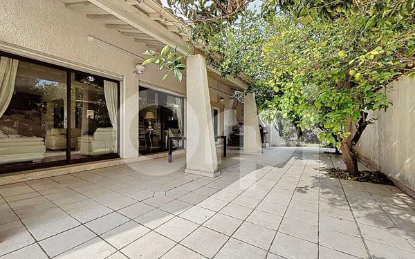 Maison à vendre    6 pièces • 180 m2 Bompas