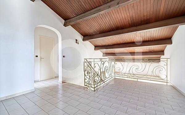 Maison à vendre    6 pièces • 180 m2 Bompas