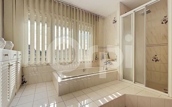 Maison à vendre    6 pièces • 180 m2 Bompas