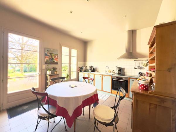 Maison Montfaucon Montigne 7 pièce(s) 206 m2