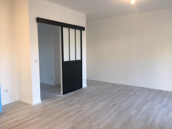 Cassis (13260) T2 traversant avec 2 balcons, proche CV