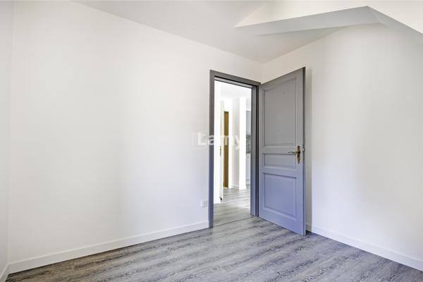 Appartement 2 pièces entièrement rénové au centre-ville.