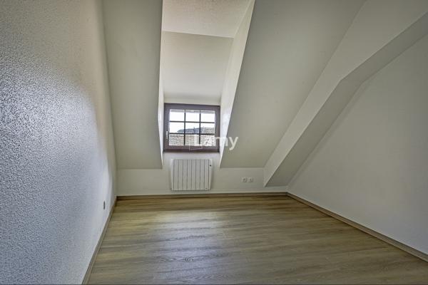 Appartement 2 pièces entièrement rénové au centre-ville.
