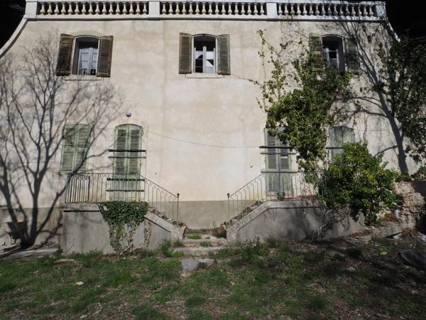 L'Isle-sur-la-Sorgue (84800) Maison de maitre à rénover sur 7000m² de parc