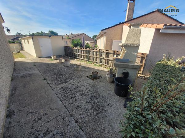 Maison de plain-pied avec jardin - SAINTE-BAZEILLE
