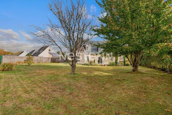 À vendre à Pommeret - Maison, contemporaine de 2003, 4 chambres, vie de plain-pied, à seulement 200 m du bourg !