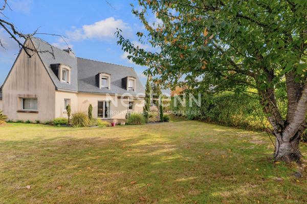 À vendre à Pommeret - Maison, contemporaine de 2003, 4 chambres, vie de plain-pied, à seulement 200 m du bourg !