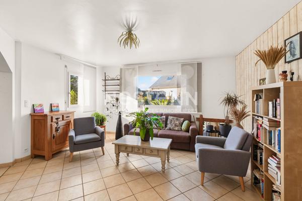 À vendre à Pommeret - Maison, contemporaine de 2003, 4 chambres, vie de plain-pied, à seulement 200 m du bourg !